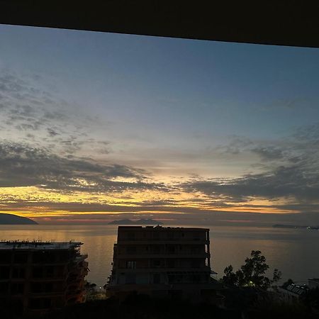 Sea View Apartment Vlore Luaran gambar