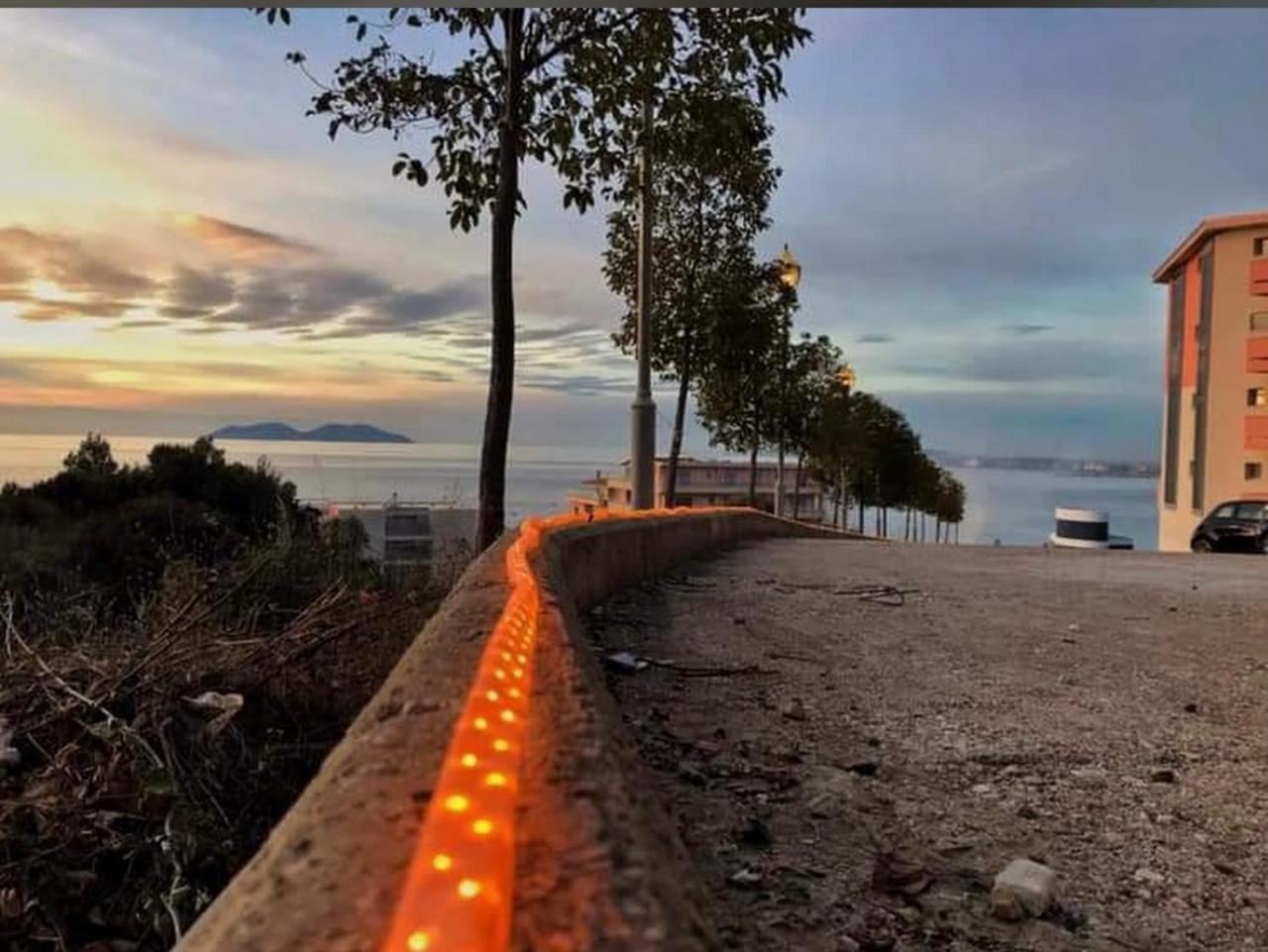 Sea View Apartment Vlore Luaran gambar