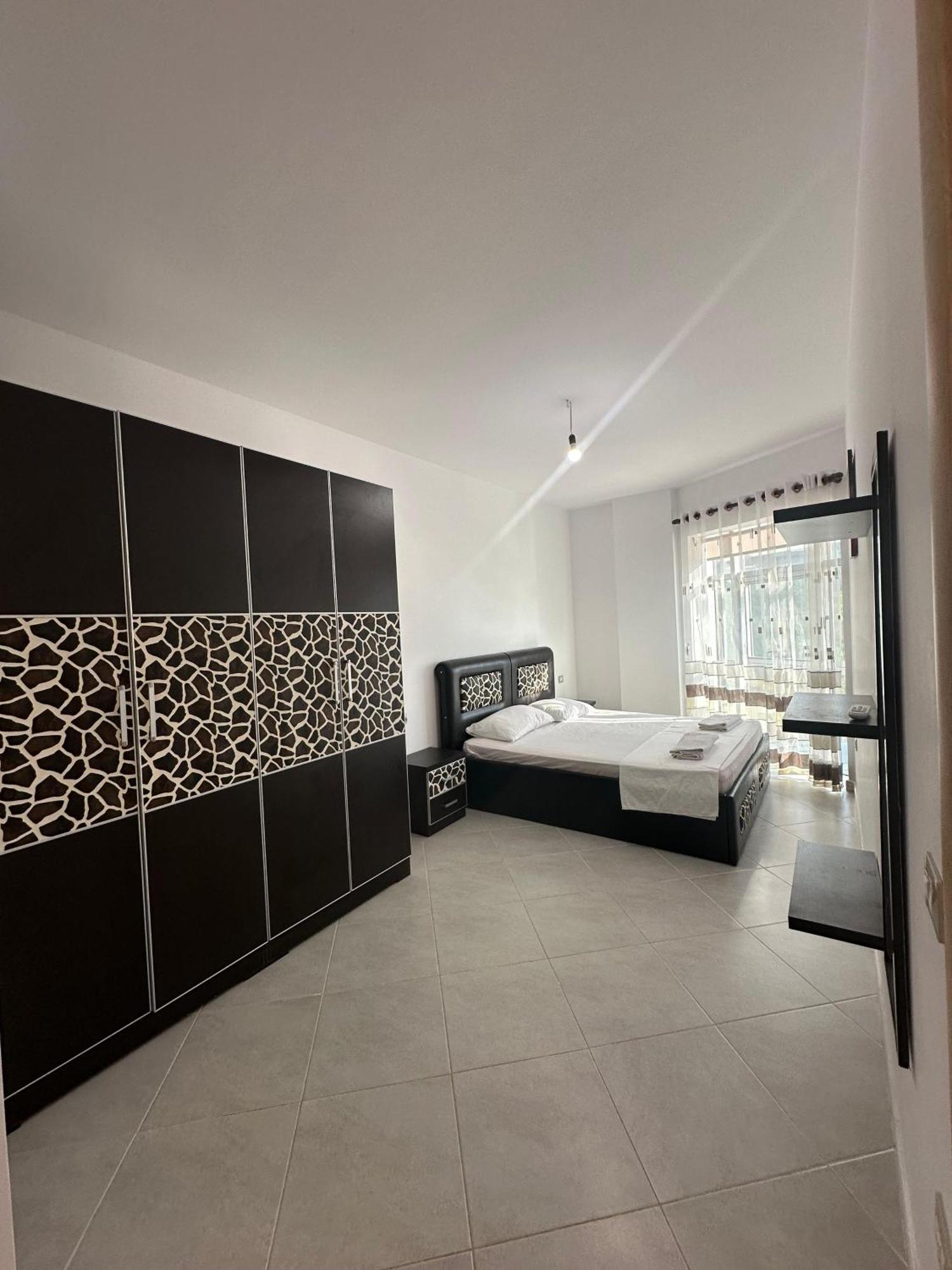 Sea View Apartment Vlore Luaran gambar