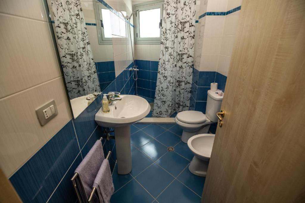 Sea View Apartment Vlore Luaran gambar