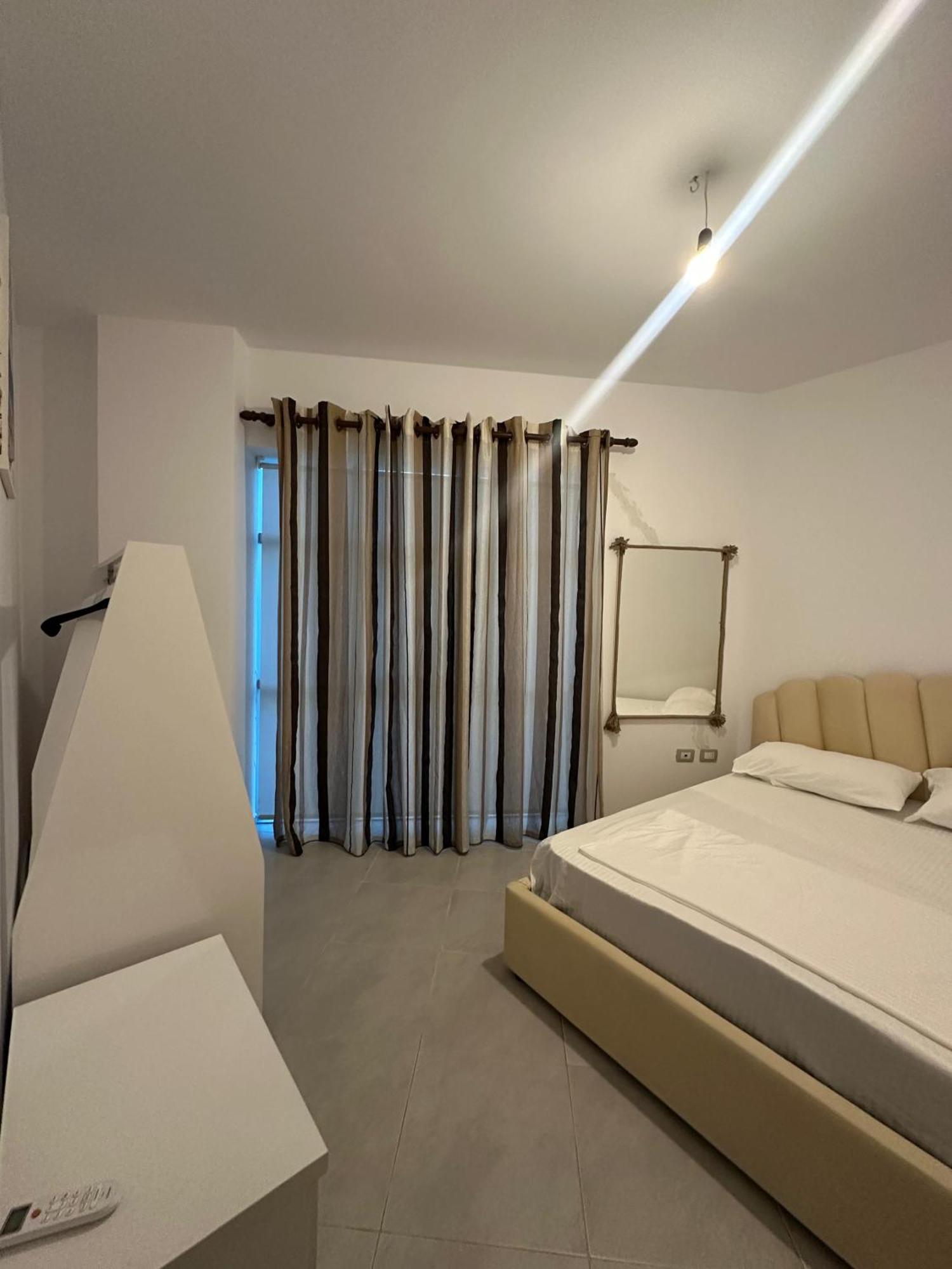 Sea View Apartment Vlore Luaran gambar