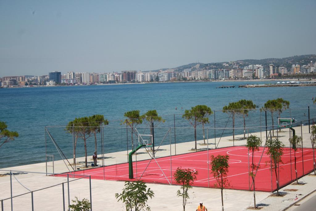 Sea View Apartment Vlore Luaran gambar